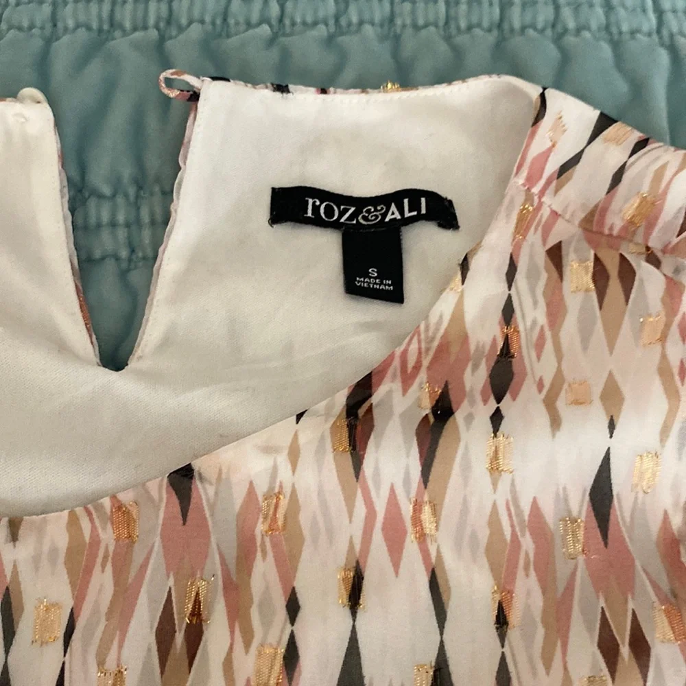 Small Roz&Ali blouse - Picture 1 of 5
